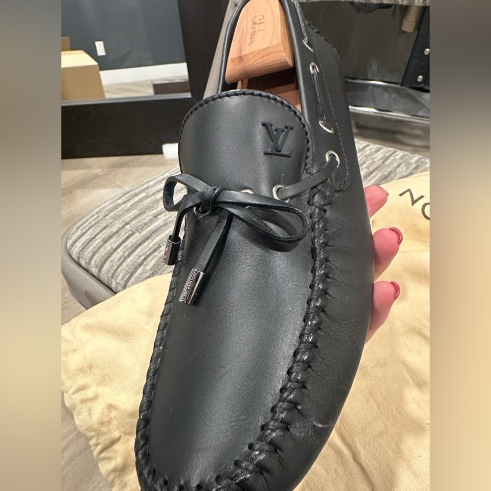 Louis Vuitton Elegant Black Loafers
